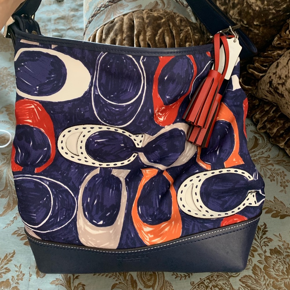 Coach shoulder bag. Excellent condition!